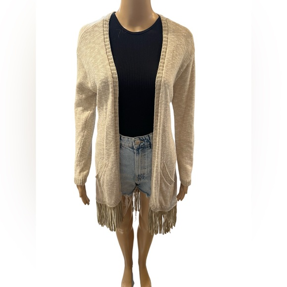 Beautiful fringe cardigan 😻🍁 - Picture 2 of 7